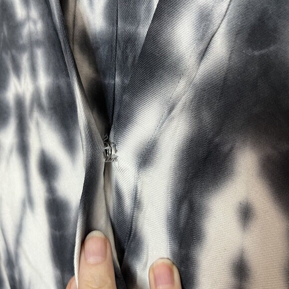 Cloth and Stone Tie Dye Sleeveless Romper Gray White Pockets Size Medium - Picture 5 of 12